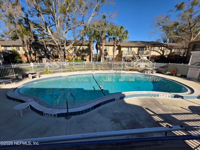 Building Photo - 1800 Park Ave