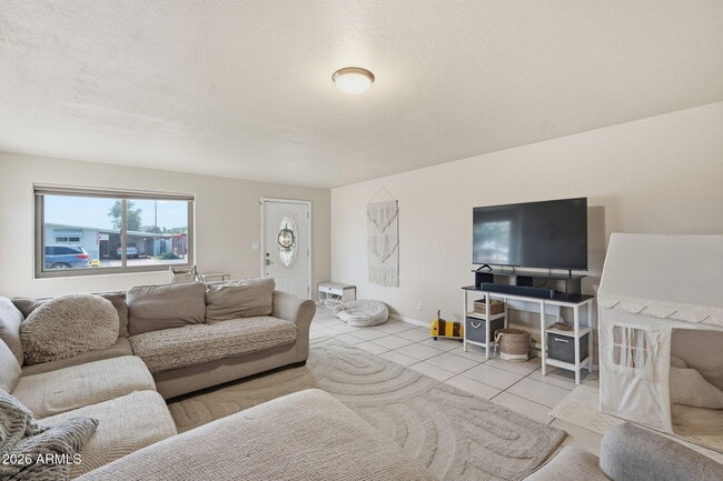 Building Photo - 2352 E Delgado St