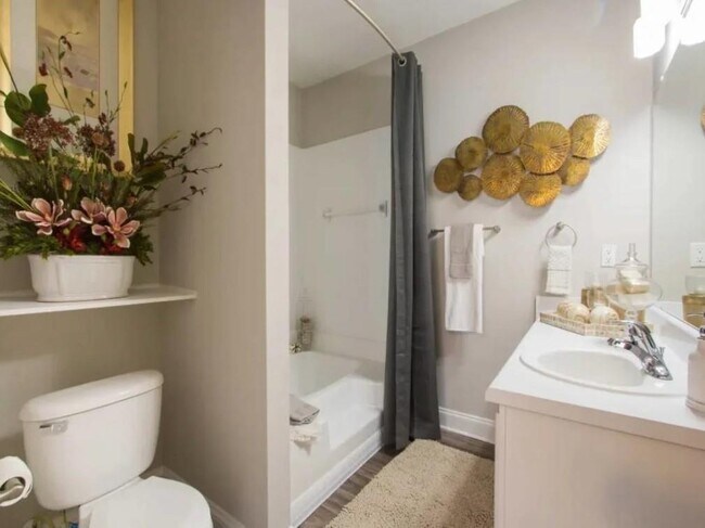 Building Photo - 100 Crossing Blvd