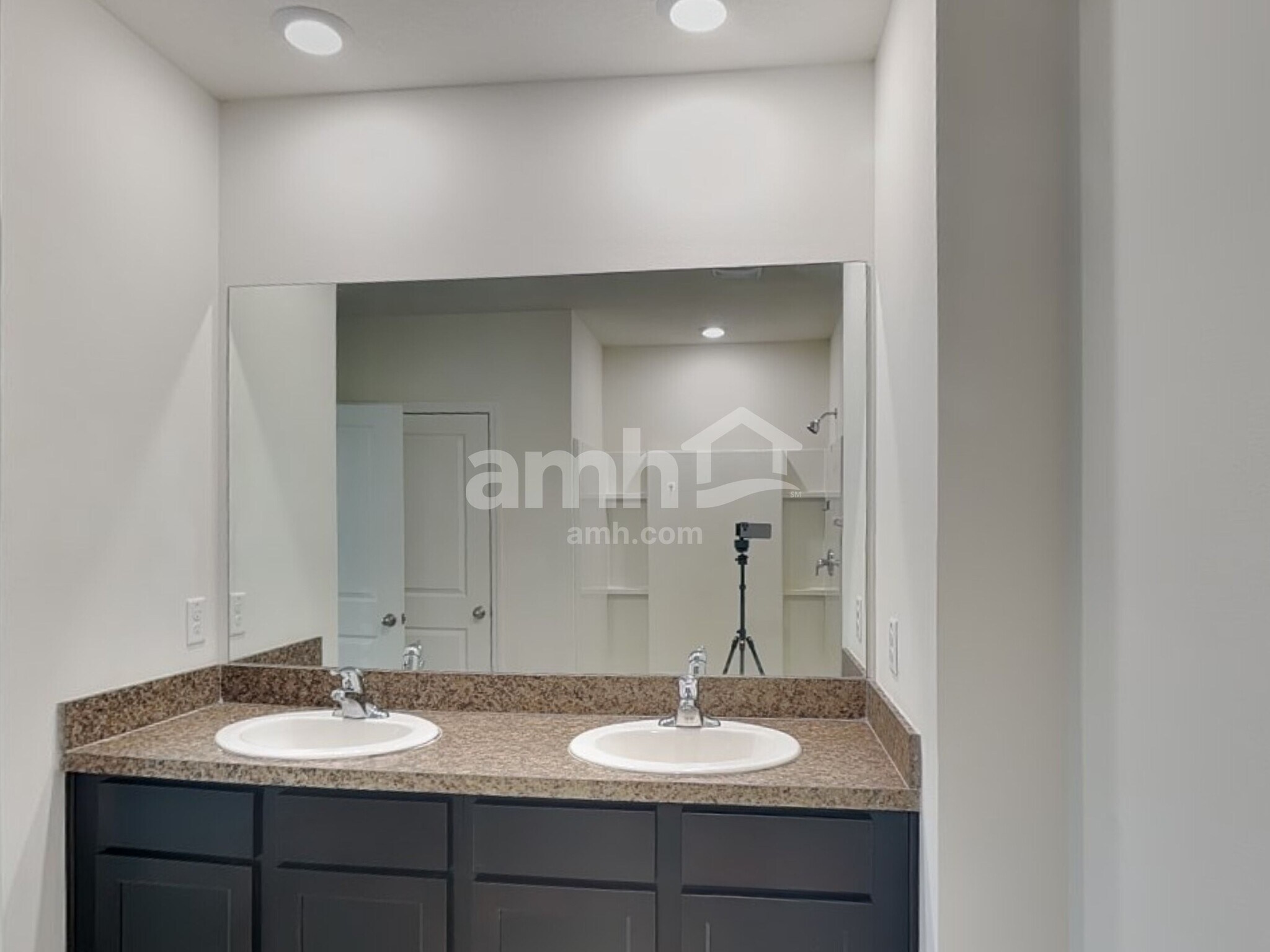 Building Photo - 10927 Carlton Fields Dr