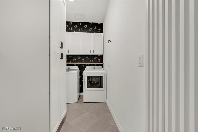 Building Photo - 15991 Sugar Hl Dr