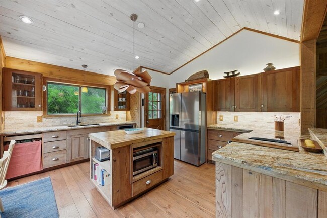 Building Photo - 9304 Flintrock Cir