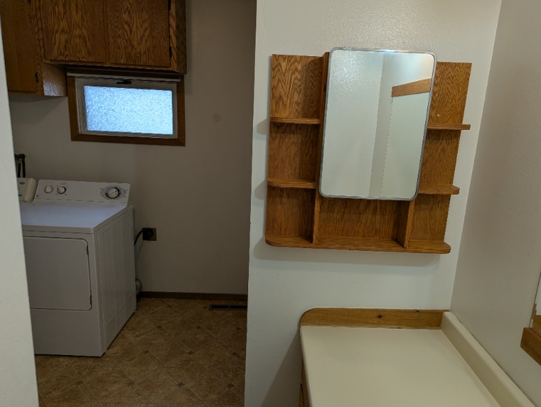 Building Photo - 426 Maple St