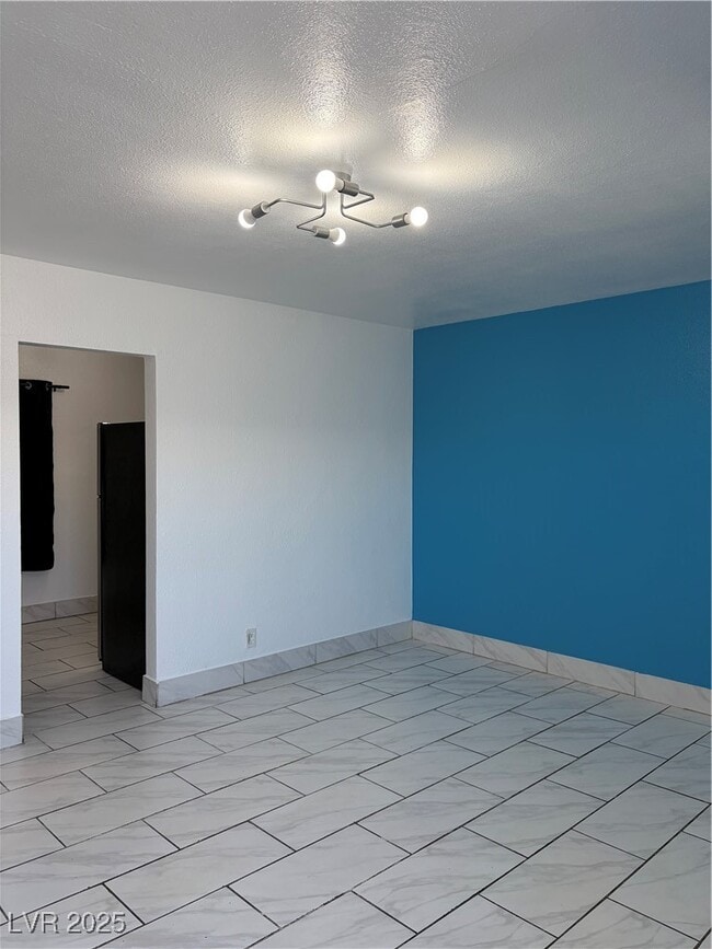 Building Photo - 246 W Philadelphia Ave