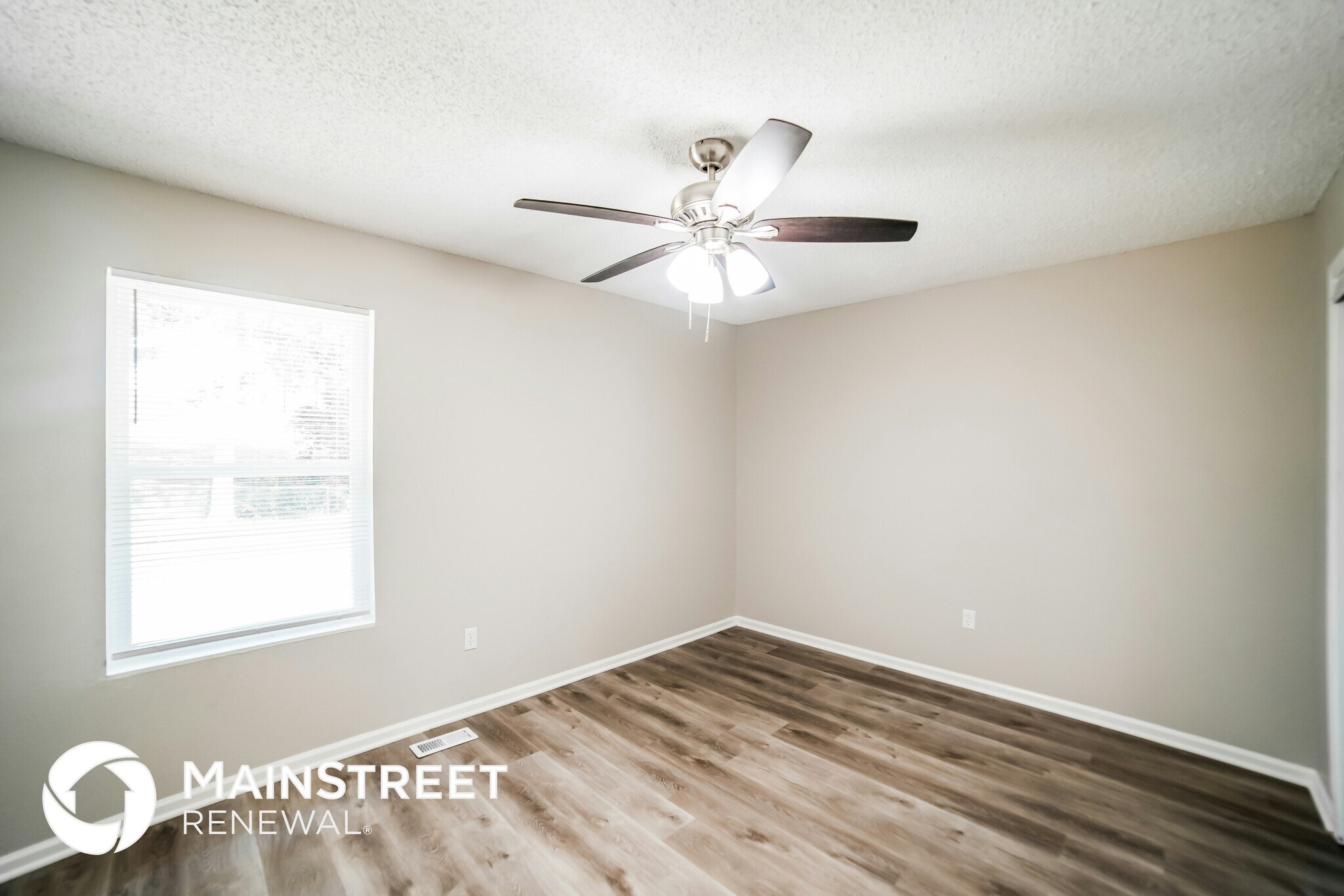 Building Photo - 806 SE 19th St