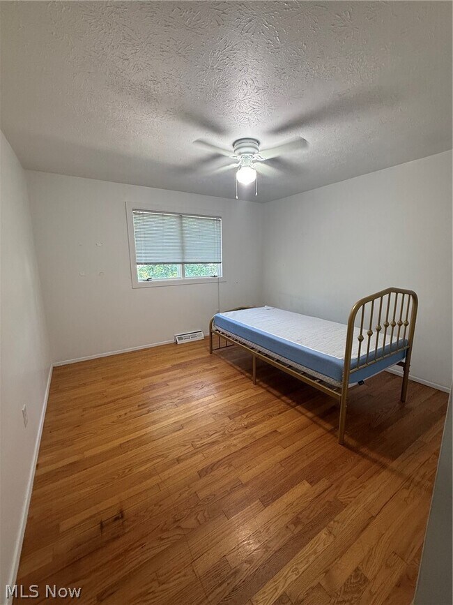 Building Photo - 6580 Forest Glen Ave