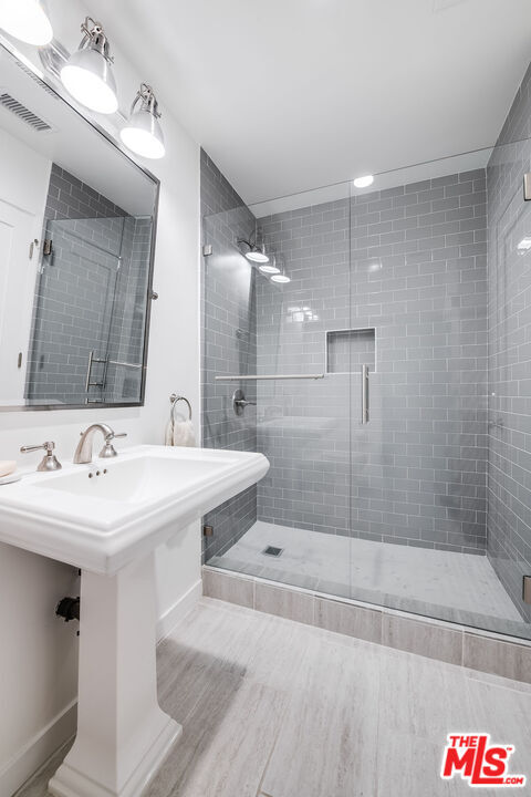 Building Photo - 134 La Plata