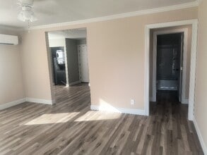 Building Photo - 532 Harwell Ave