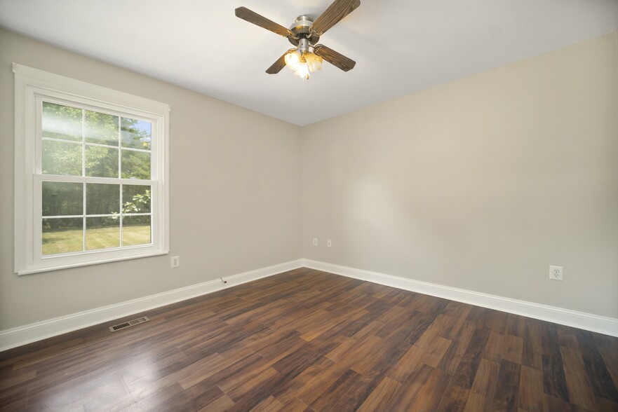 Building Photo - 2519 Edgewood Dr