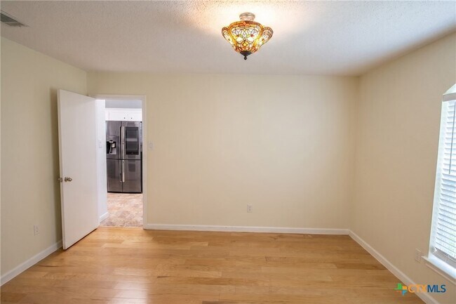 Building Photo - 402 Preakness Cir