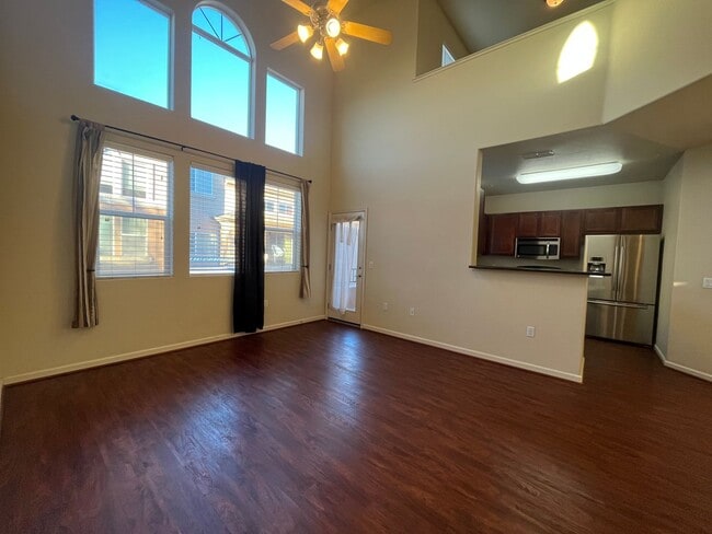 Building Photo - Spacious 2 bed 2 bath condo available in N...