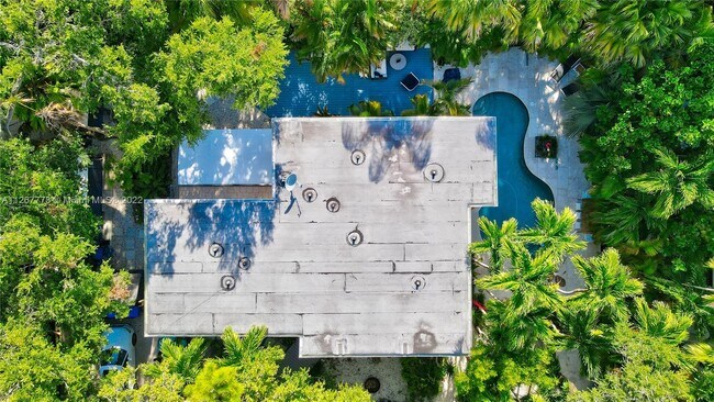 Building Photo - 2755 SW 2nd St