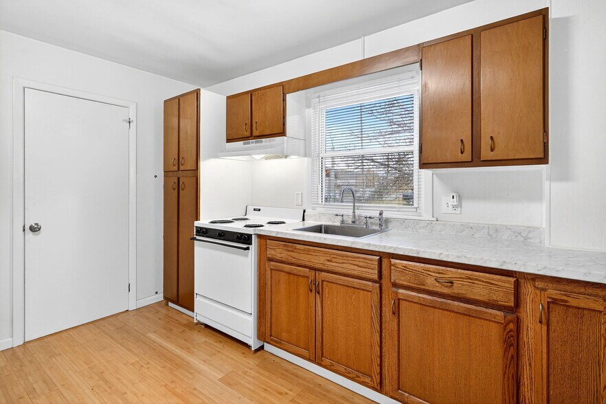 Building Photo - 321 N Fulton St