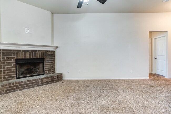 Building Photo - 13811 Uvalde Ave