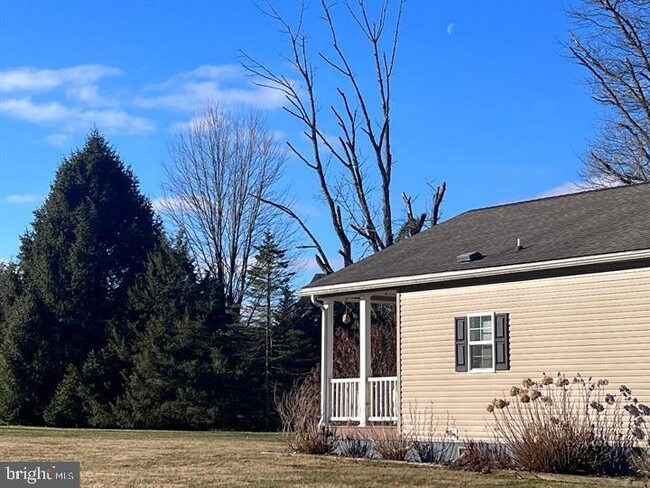 Building Photo - 2714 Windy Bush Rd