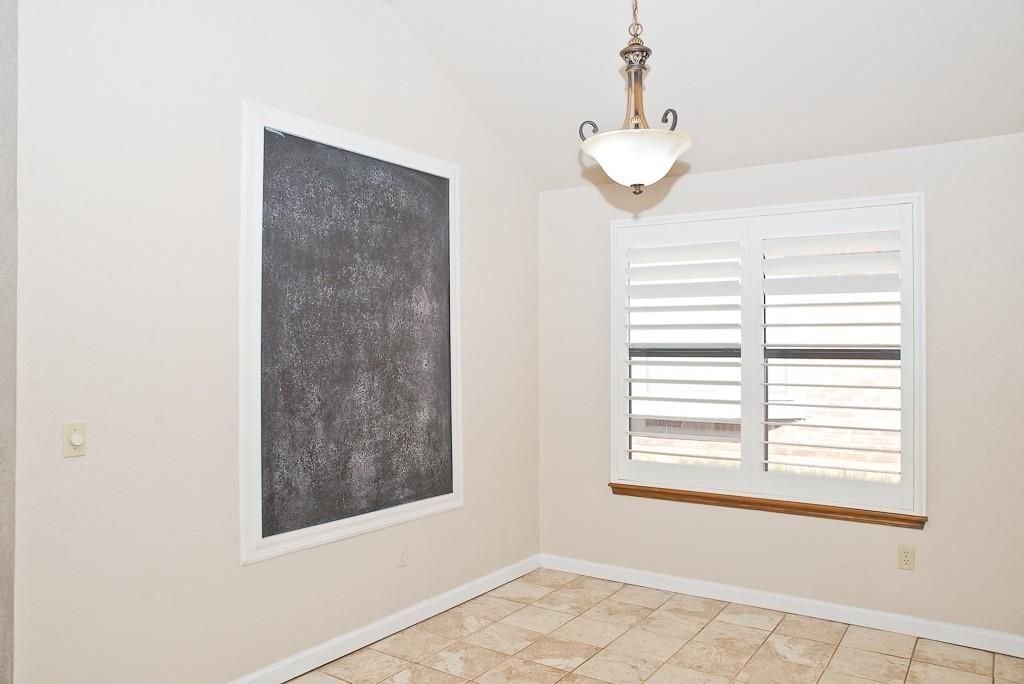 Building Photo - 608 Coopers Hawk Dr
