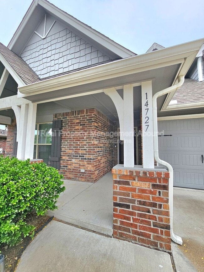 Building Photo - 14727 S Urbana Ave