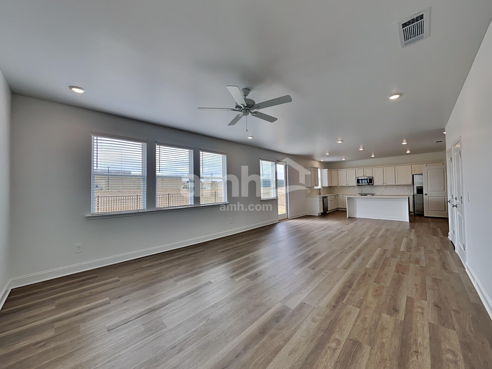 Building Photo - 116 Punderson Dr