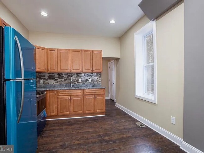 Building Photo - Updated 3 Bedroom Rental in Brewerytown wi...