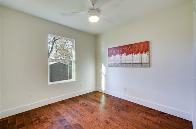 Building Photo - 5204 King Charles Dr