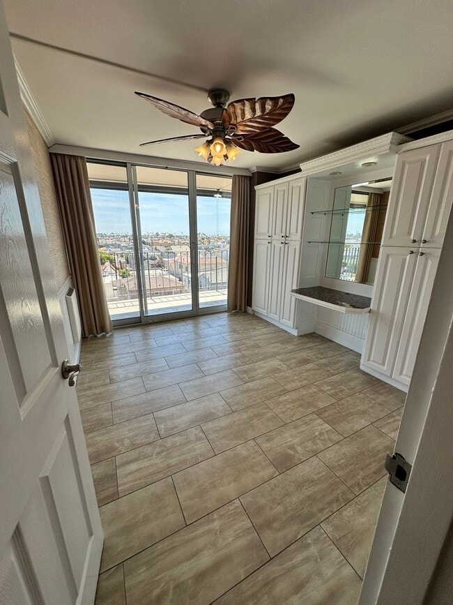Building Photo - Spacious 2 Bedroom 2 Baths Condo with Wate...