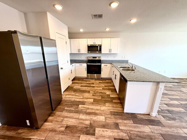 Building Photo - Beautifully Updated 4 Bedroom Home in Valley Springs Estates- Available Now!