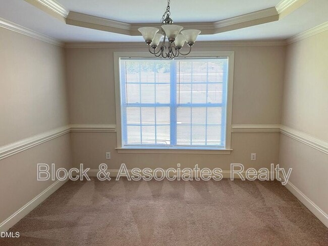 Building Photo - 1420 Dexter Ridge Dr