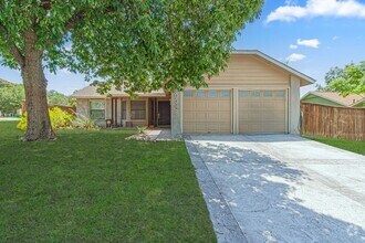 Building Photo - Modern Design 3 Bedroom 2 Bath, 2 car Gara...