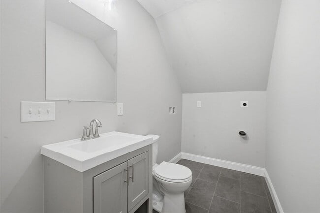 Building Photo - 1 Clough St