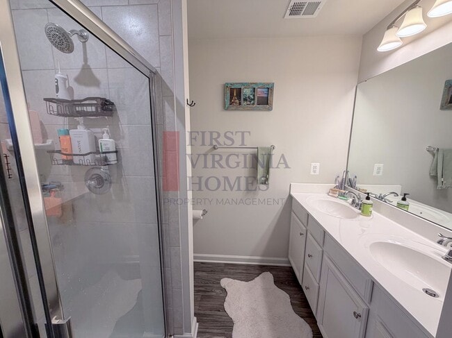 Building Photo - Village Oaks Townhome 3bed/2.5Bath