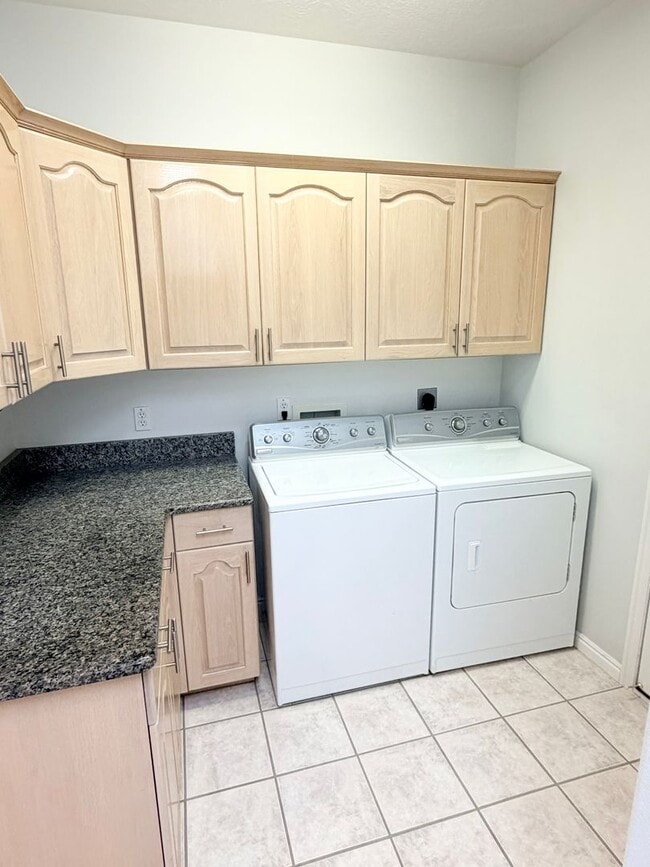 Building Photo - Snow Canyon Views!