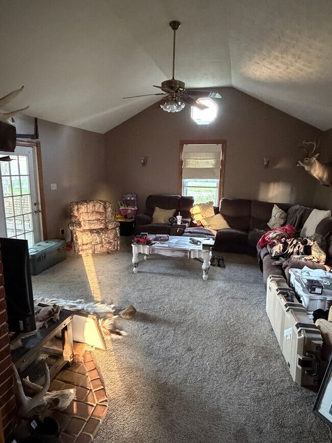 Building Photo - Large 3 Bedroom Home in City of Brookville