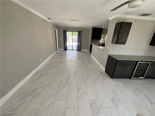 Building Photo - 20620 Pine Tree Ln