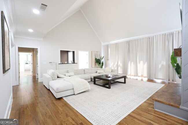 Building Photo - 700 S Brighton Ct