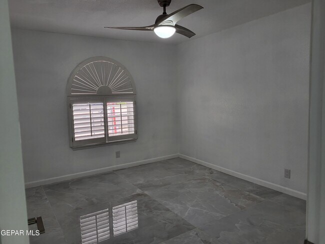 Building Photo - 806 Cortijo Dr