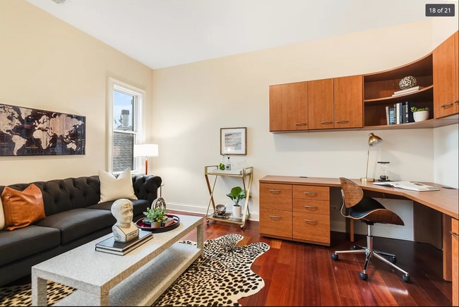 Building Photo - INCREDIBLE HUGE LUXURY CONDO LAKEVIEW/SOUT...