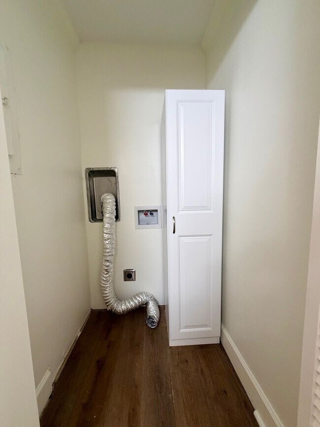 Building Photo - Charming West Nashville Condo with Designer Kitchen & Private Patio Access