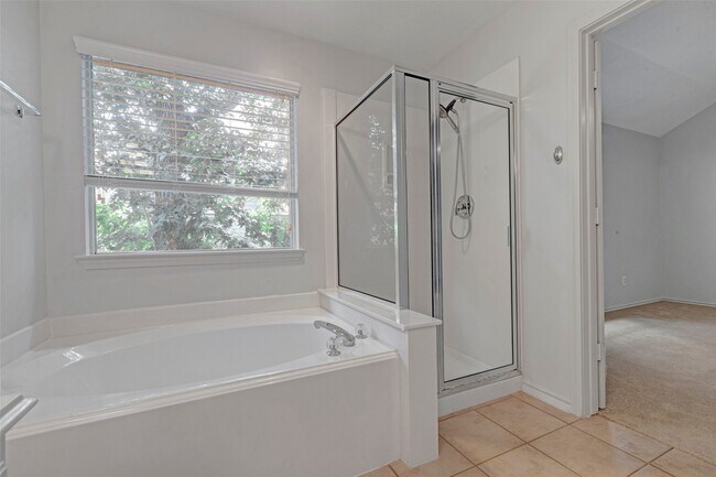 Building Photo - 218 Blushwood Pl