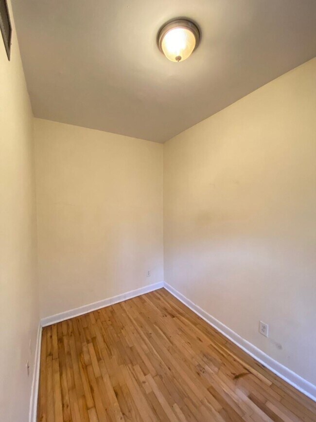 Building Photo - 276 1st St