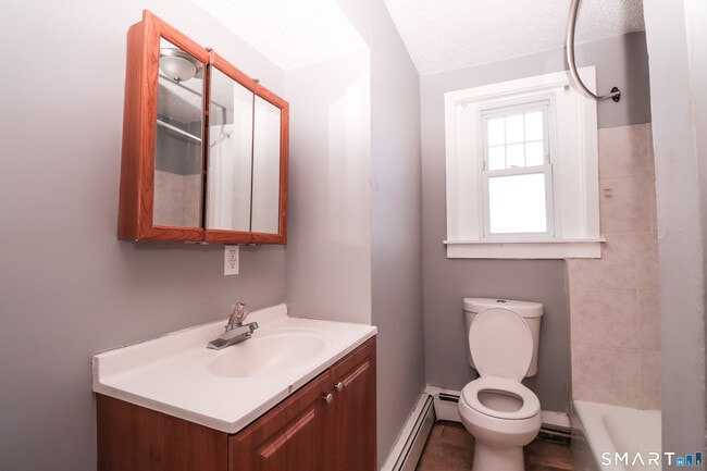 Building Photo - 117 Lamberton St