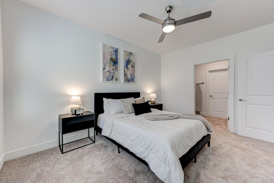 Building Photo - 308 Gibson St SE