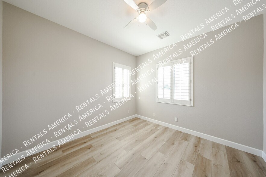Building Photo - 18676 E Braeburn Ln