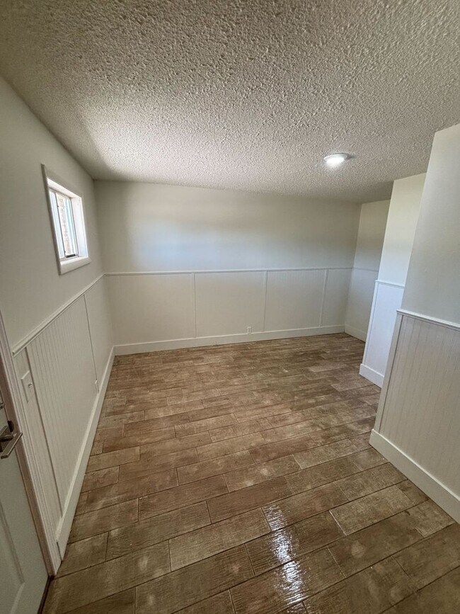 Building Photo - Highland Grove