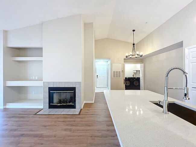 Building Photo - 13103 Mulberry Park Dr