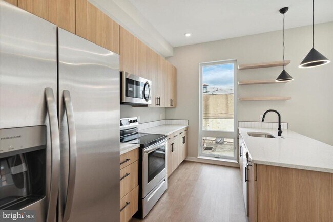 Building Photo - 308 W Chelten Ave