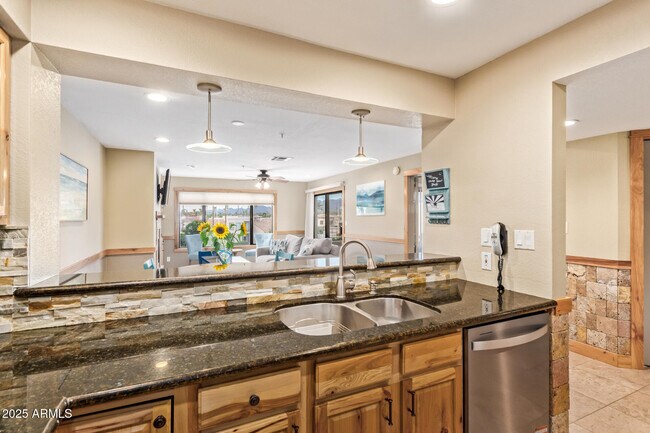 Building Photo - 10080 E Mountainview Lake Dr