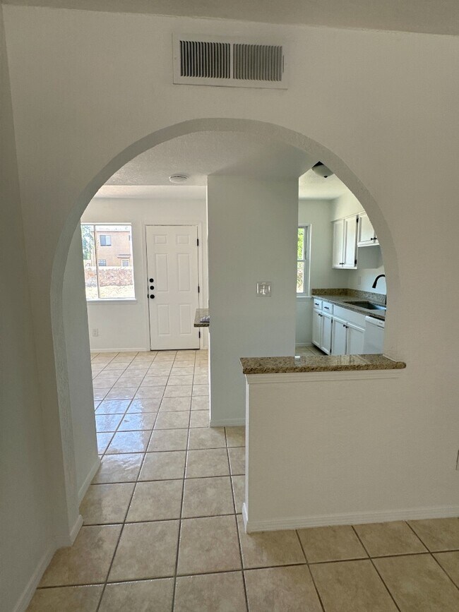 Building Photo - 5509 Oakbriar Cir