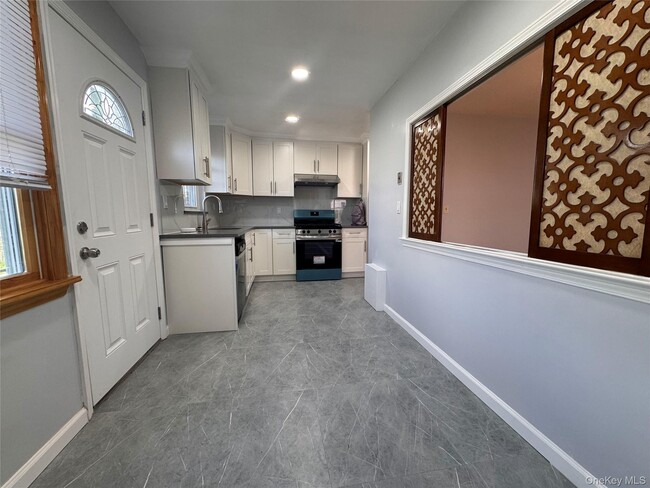 Building Photo - 147-49 28th Ave