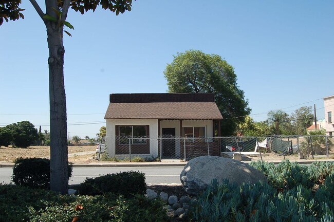Primary Photo - 16171 Foothill Blvd