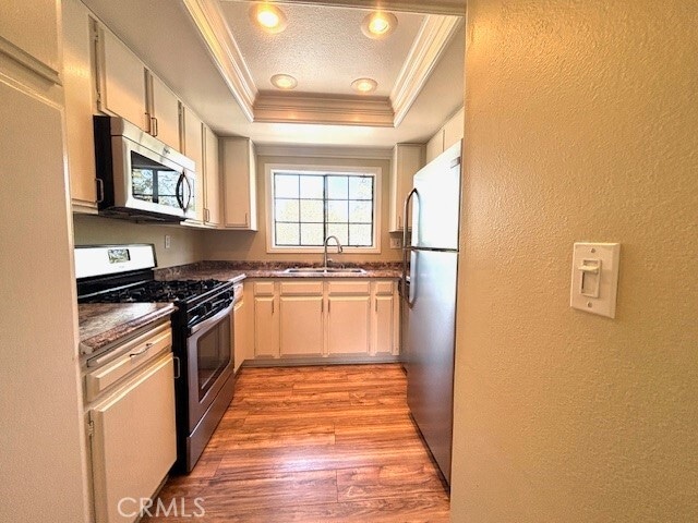 Building Photo - 24202 Avenida De Las Flores